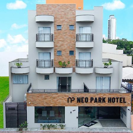 Neo Park Hotel Маринга Экстерьер фото